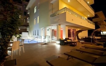 hotel thea