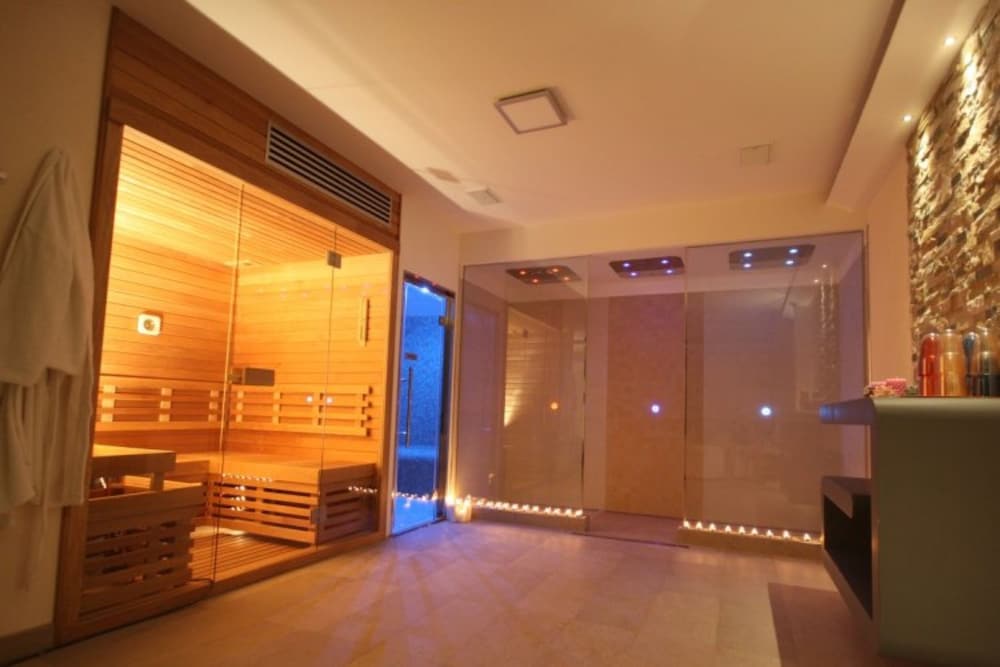 hotel thea