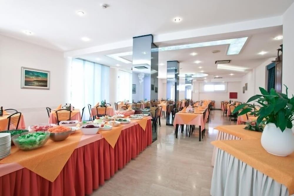 hotel thea