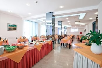 hotel thea