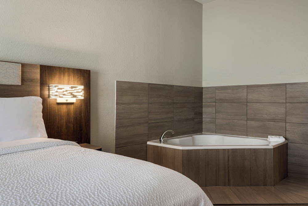 holiday inn express and suites forrest city by ihg