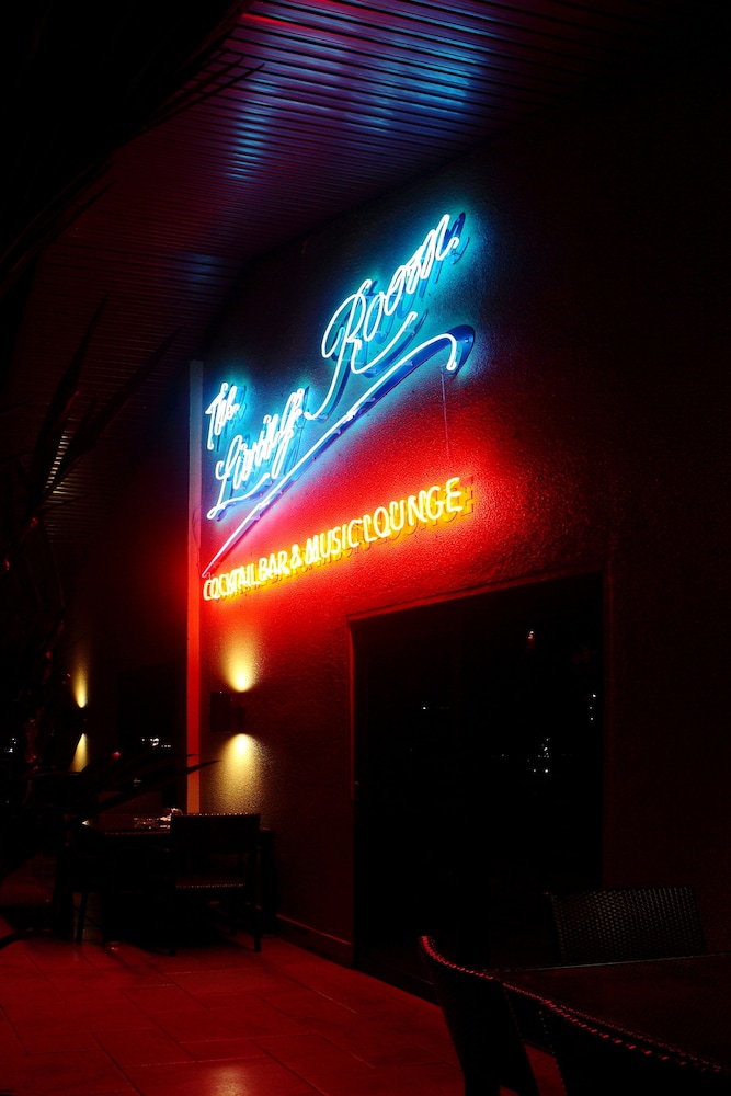queens hotel
