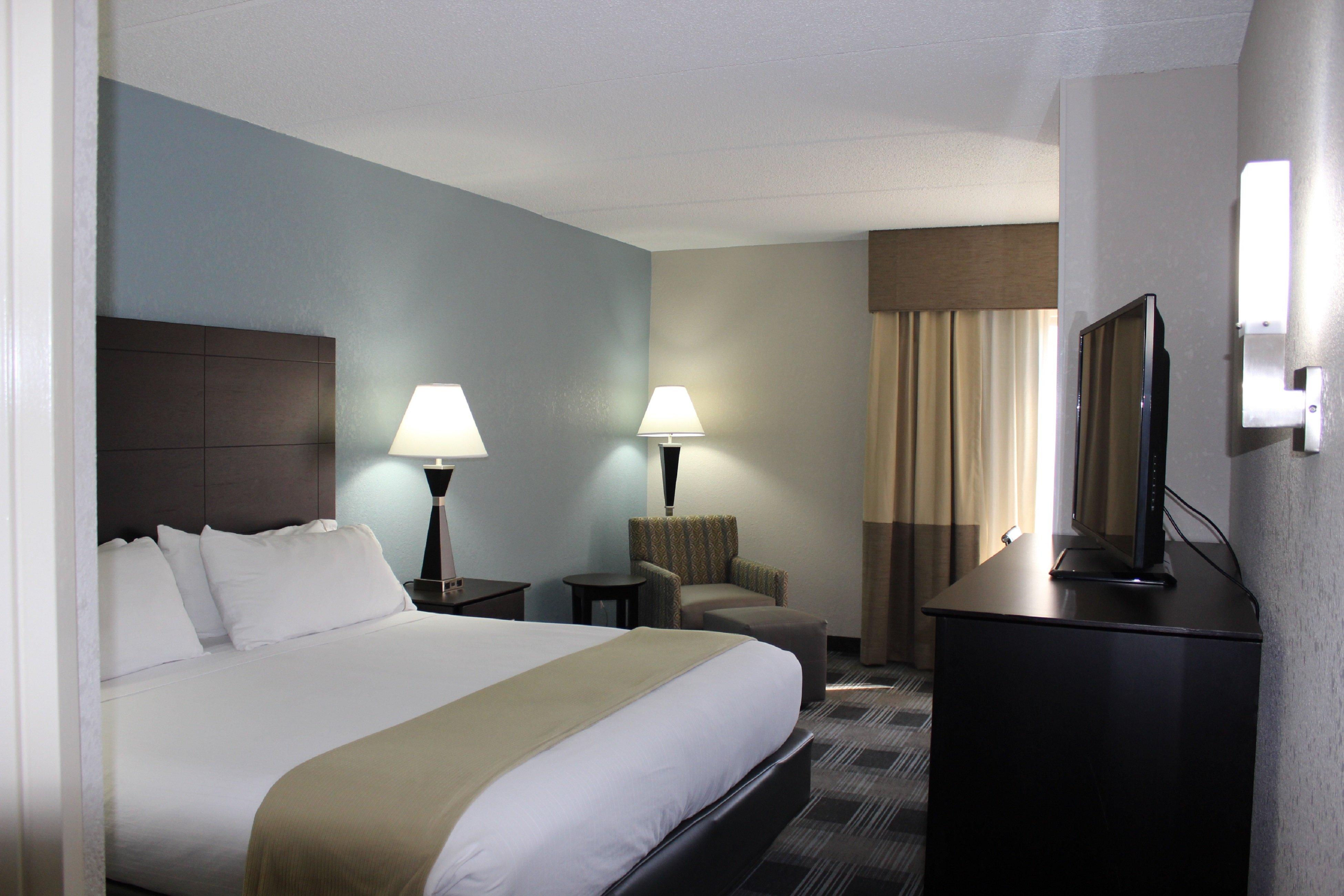 holiday inn express forsyth by ihg