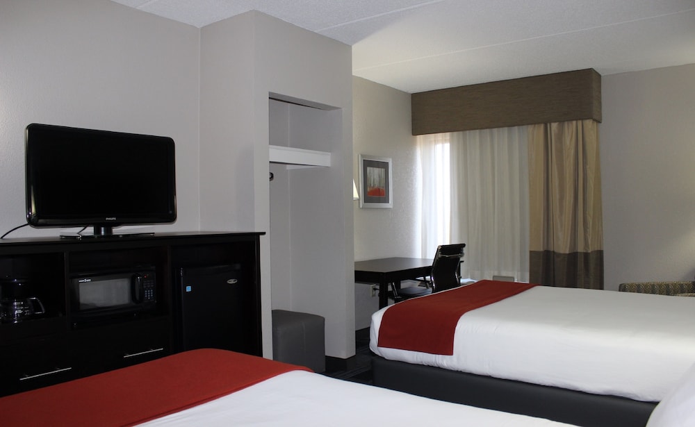 holiday inn express forsyth by ihg