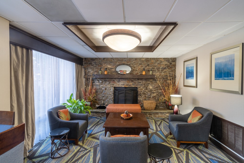 holiday inn express forsyth by ihg