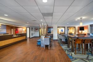 holiday inn express forsyth by ihg