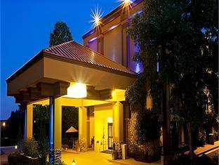 holiday inn express forsyth by ihg