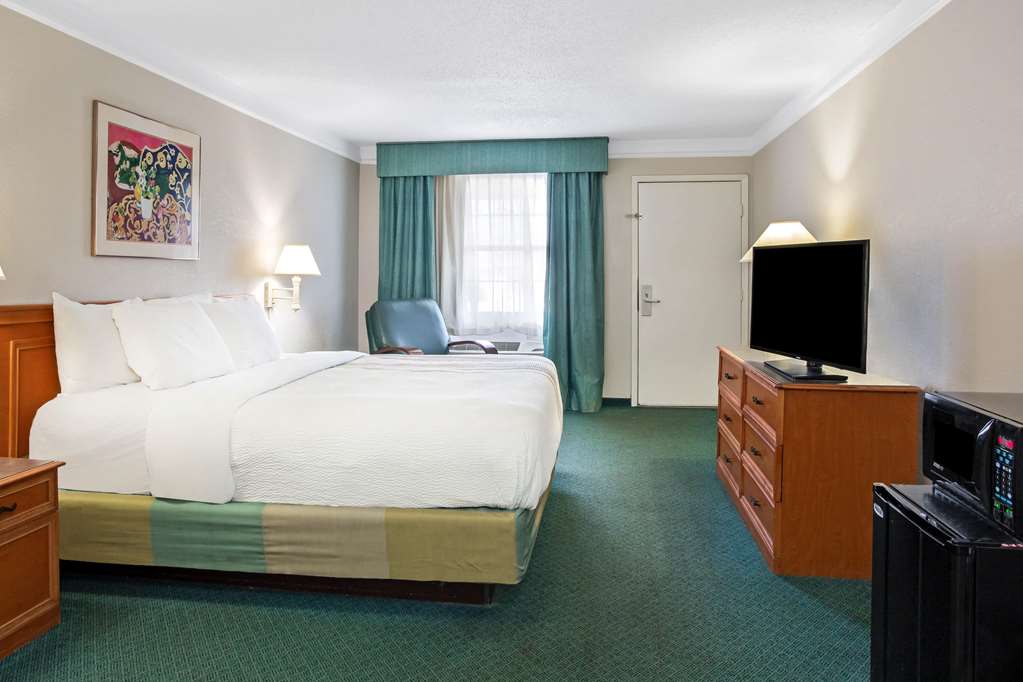 baymont by wyndham fort stockton