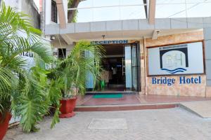 bridge hotel mombasa