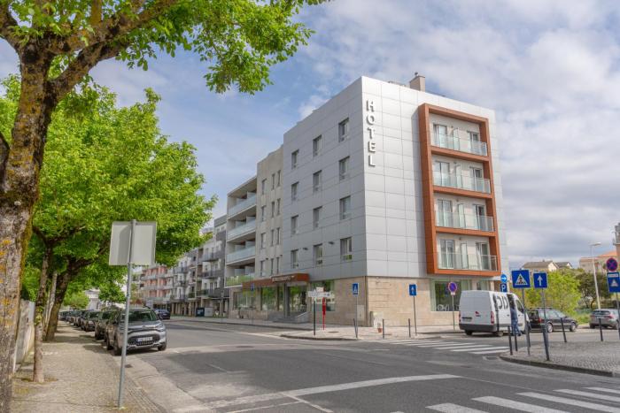 hotel azinheira by ridan hotels