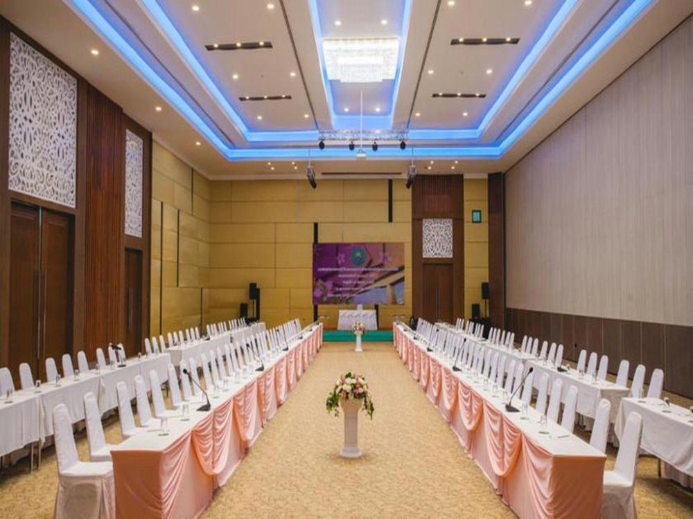 royal nakhara hotel nongkhai