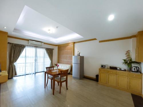 royal nakhara hotel nongkhai