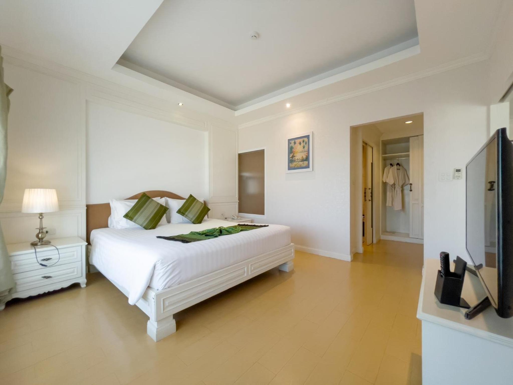 royal nakhara hotel nongkhai