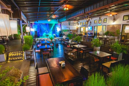 royal nakhara hotel nongkhai