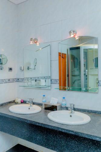 select boutique hotel