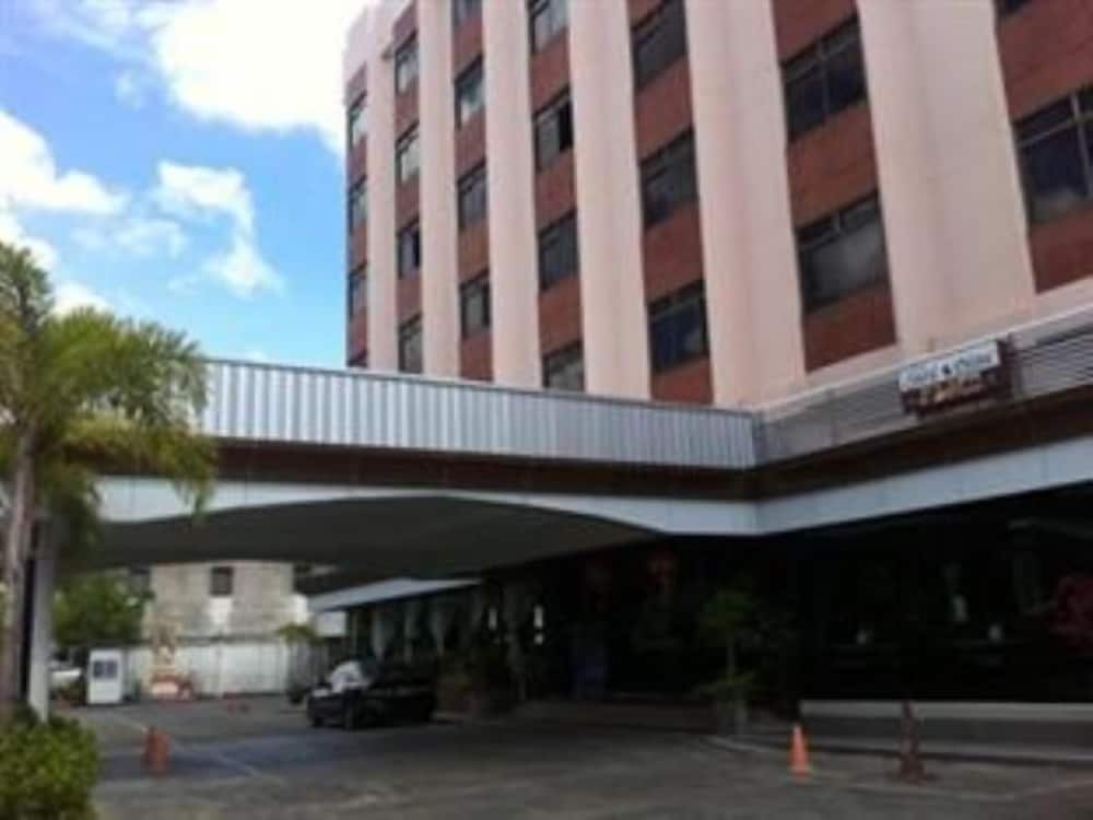 river grand hotel hat yai