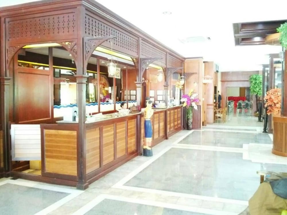 river grand hotel hat yai