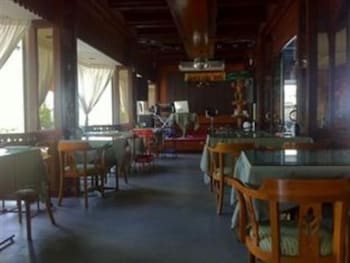 river grand hotel hat yai