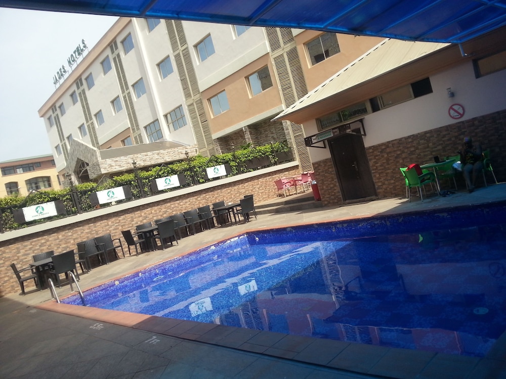 jades hotel