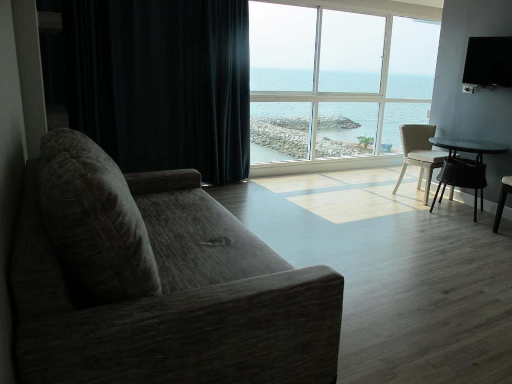 nantra pattaya baan ampoe beach