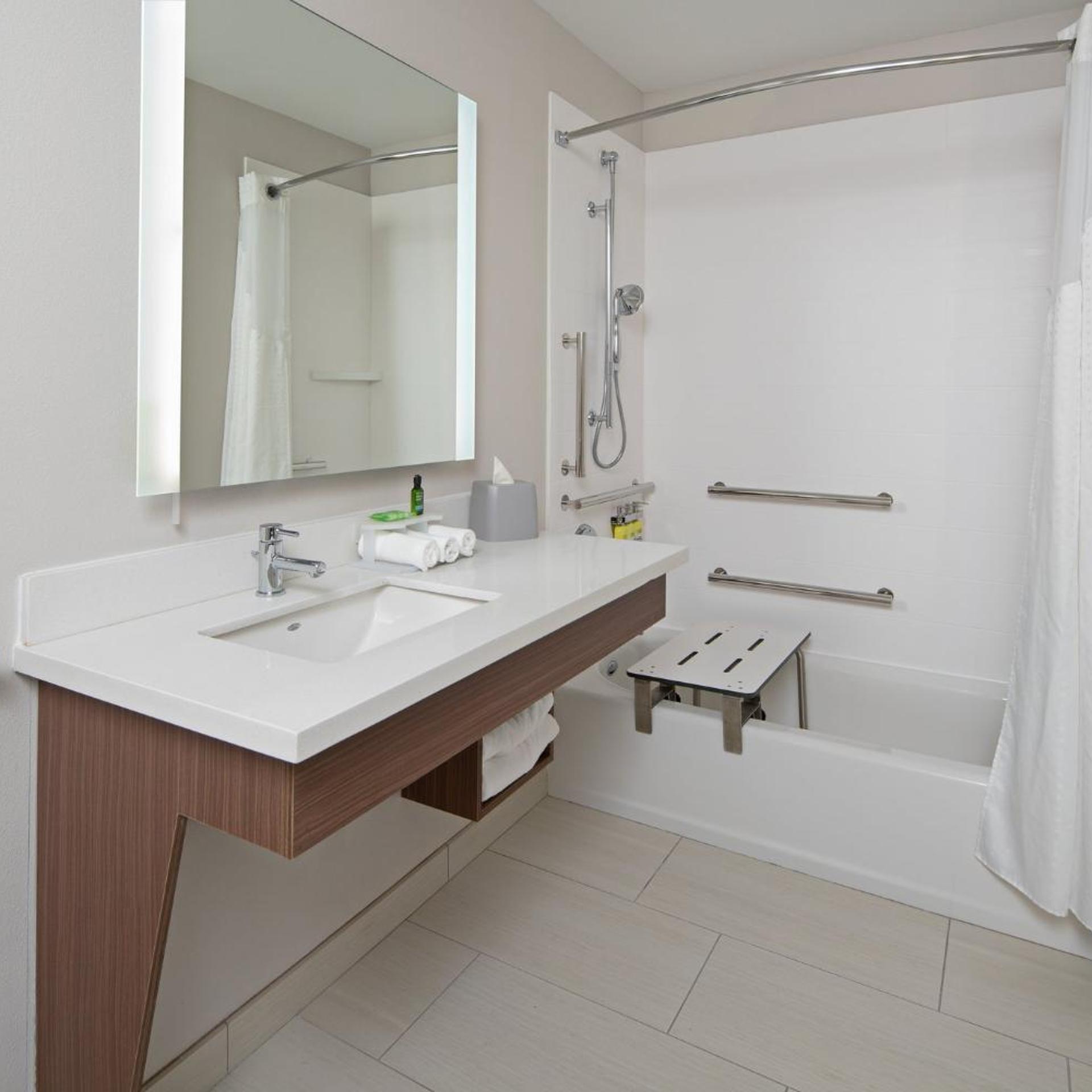 holiday inn express hotel and suites seatac by ihg