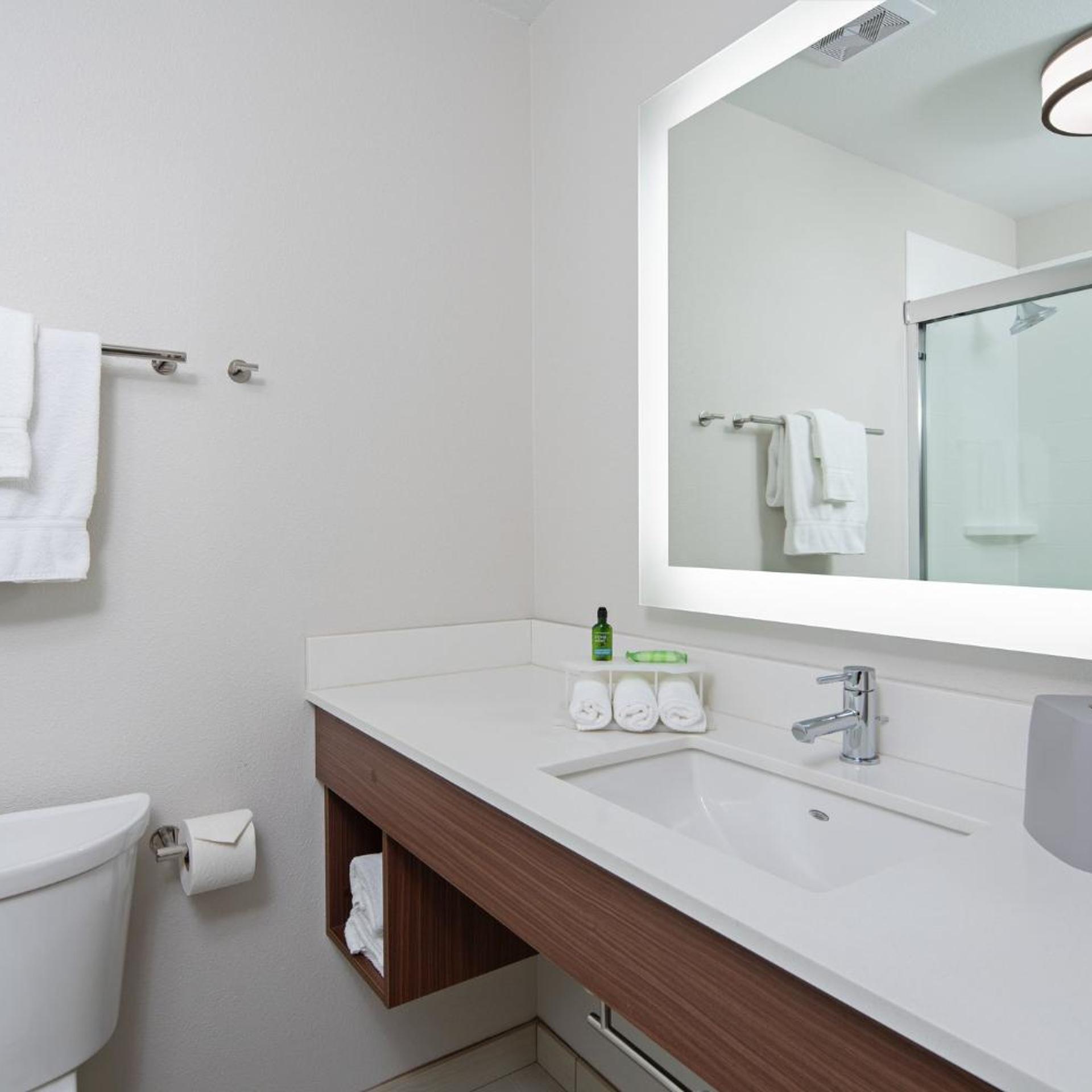 holiday inn express hotel and suites seatac by ihg