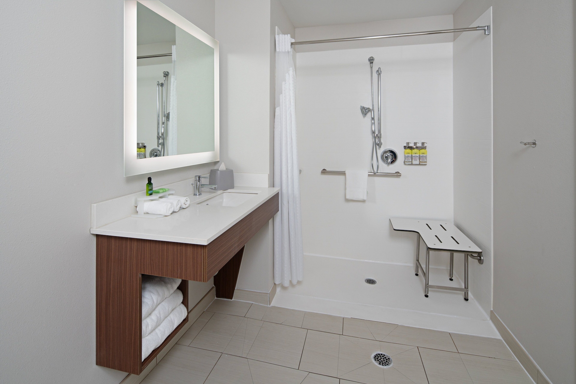 holiday inn express hotel and suites seatac by ihg