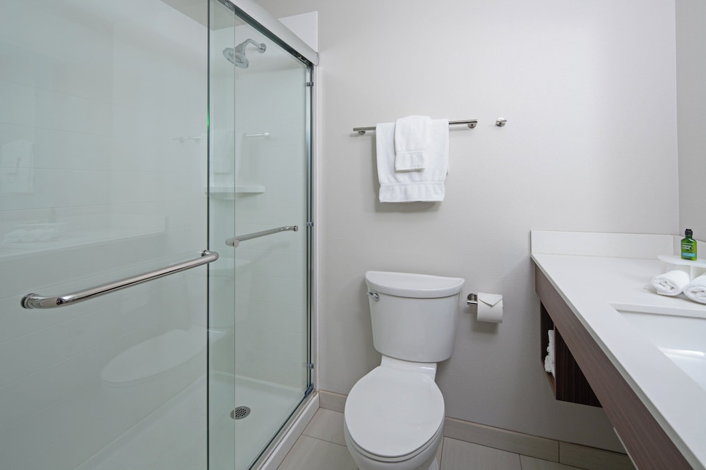 holiday inn express hotel and suites seatac by ihg