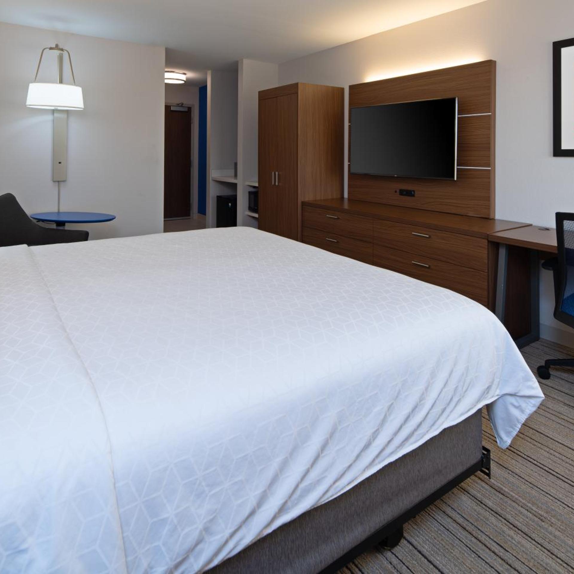 holiday inn express hotel and suites seatac by ihg