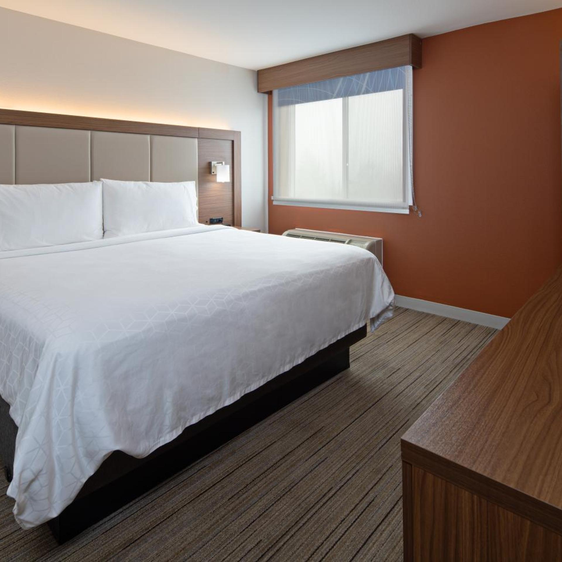 holiday inn express hotel and suites seatac by ihg