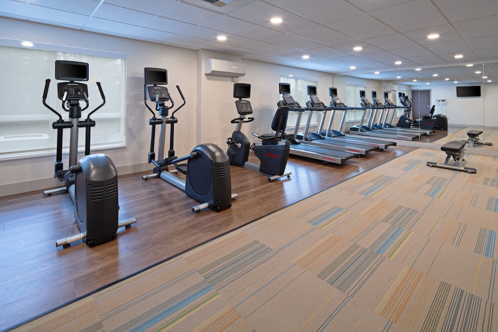 holiday inn express hotel and suites seatac by ihg