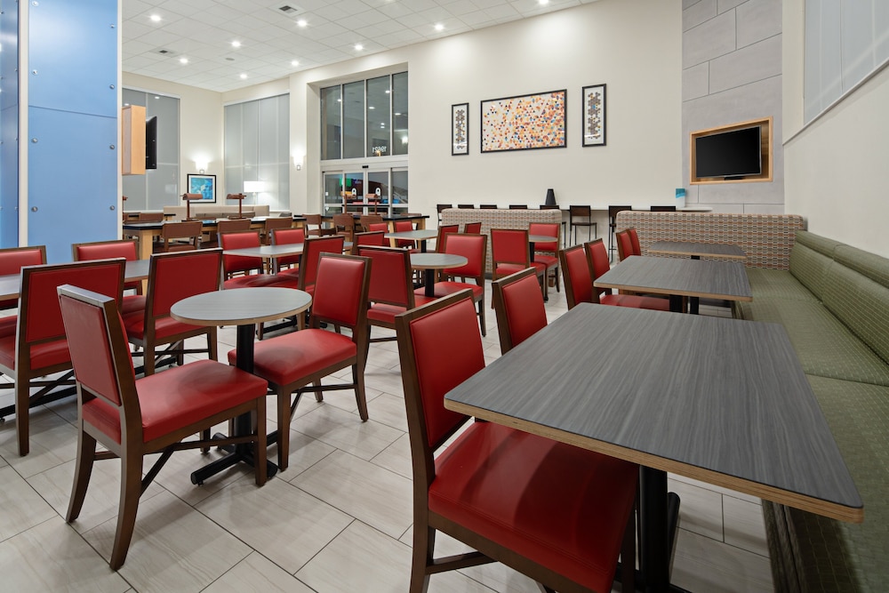 holiday inn express hotel and suites seatac by ihg