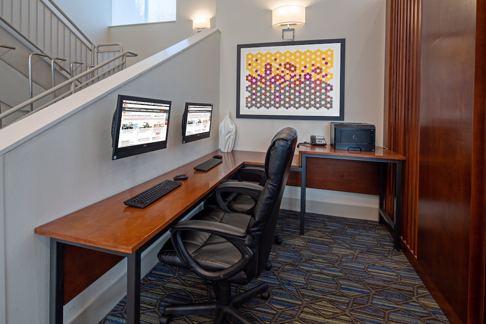 holiday inn express hotel and suites seatac by ihg