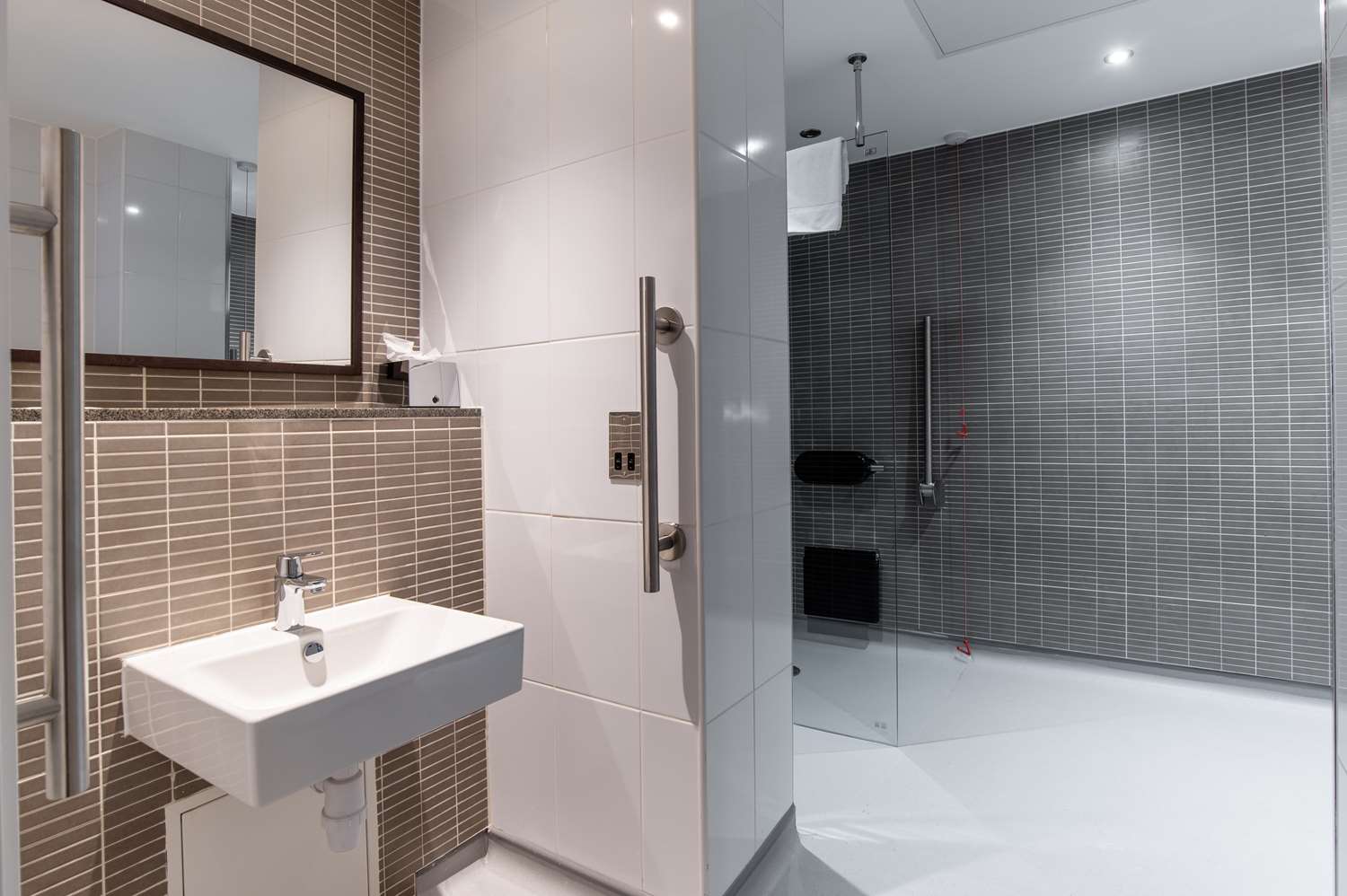 hilton london gatwick airport