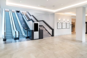 Hilton London Gatwick Airport,Crawley>>Charlwood,4 star