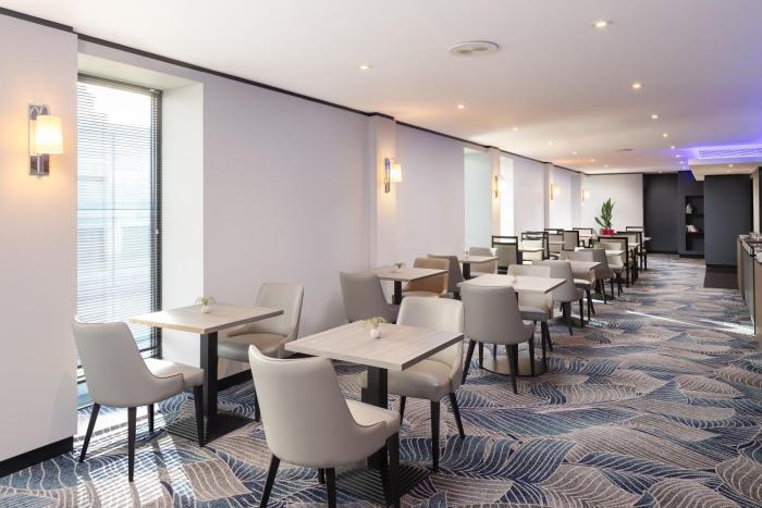 hilton london gatwick airport