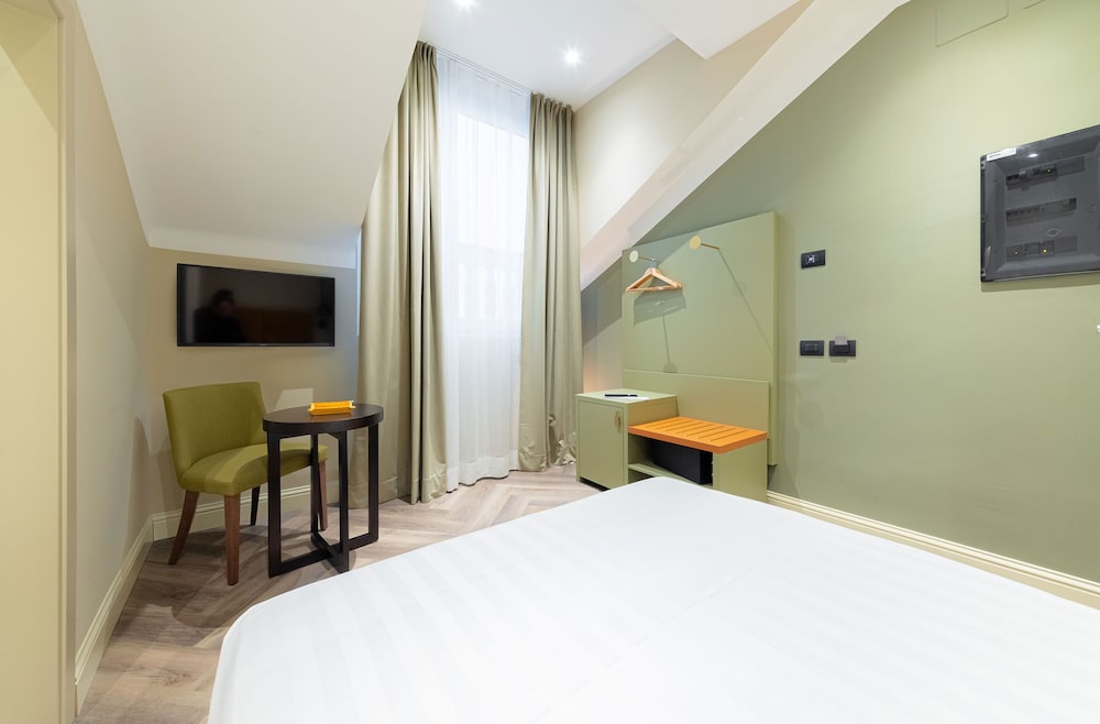 Hotel Astoria,Liguria>>Genoa,4 star