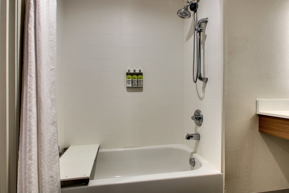 holiday inn express lexington north georgetown by ihg