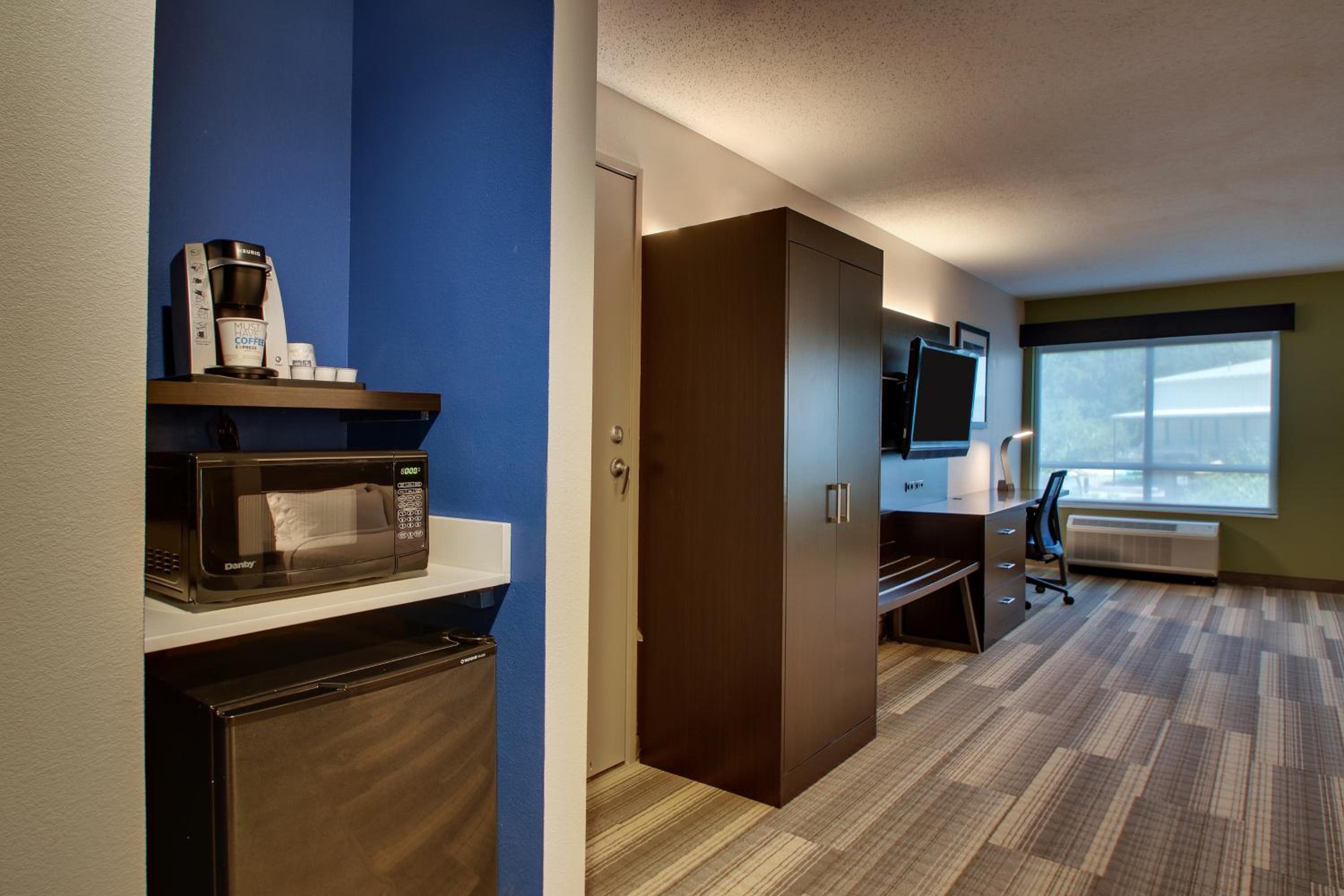 holiday inn express lexington north georgetown by ihg