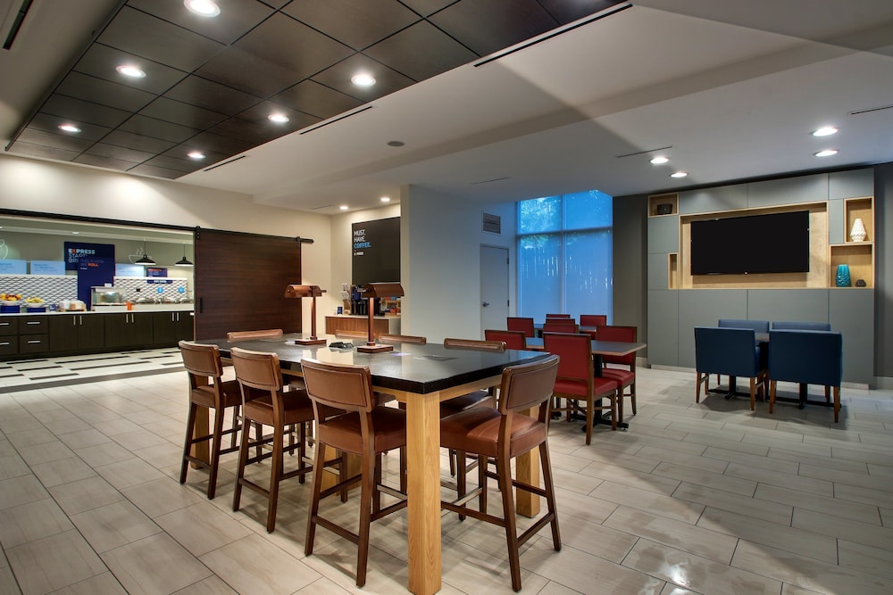 holiday inn express lexington north georgetown by ihg