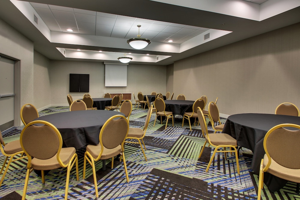 holiday inn express lexington north georgetown by ihg