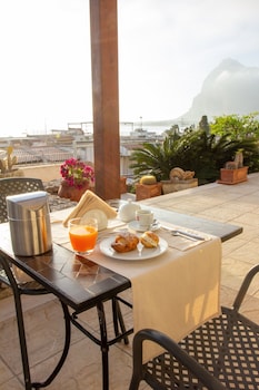 albergo auralba adults only