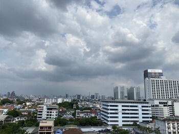 komol residence bangkok