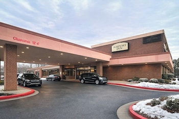 Airport Inn Memphis Near Graceland By Hotel O,1441 E Brooks Rd,2 star