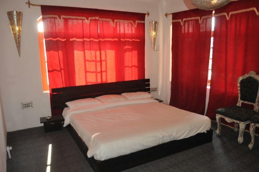 K.S Palace,K.S Palace Is A Popular Choice Amongst Travelers In Srinagar, Whether Exploring Or Just Passing Thro,3 star