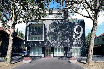 hotel 9