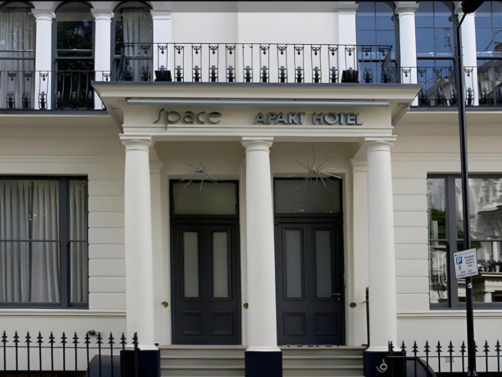 space apart hotel