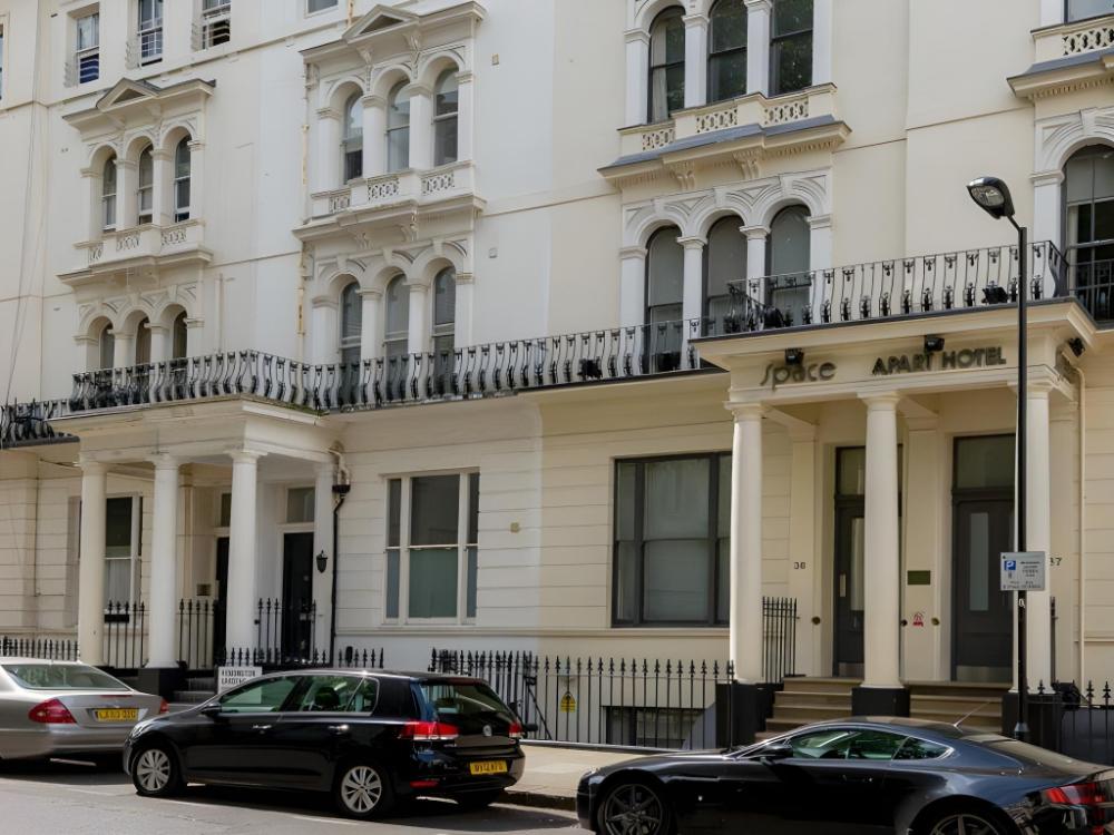 space apart hotel