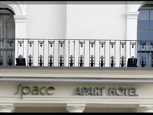 space apart hotel