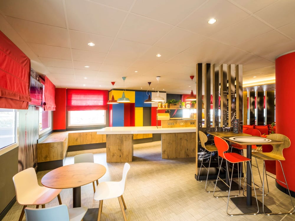 Ibis Barcelona Castelldefels,Castelldefels>>Barcelona,2 star
